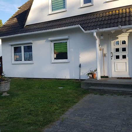 Ferienwohnung Am Teich Lutow Bagian luar foto