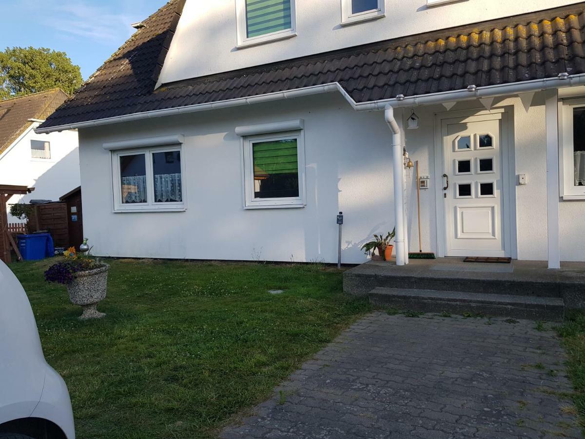 Ferienwohnung Am Teich Lutow Bagian luar foto